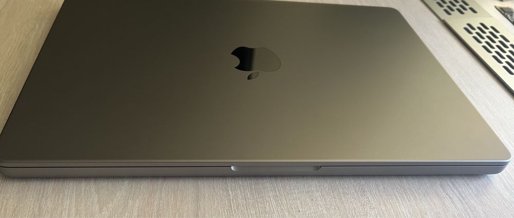 Apple Macbook Pro 14.2 M1pro 16gb 1Tb 2 цикла