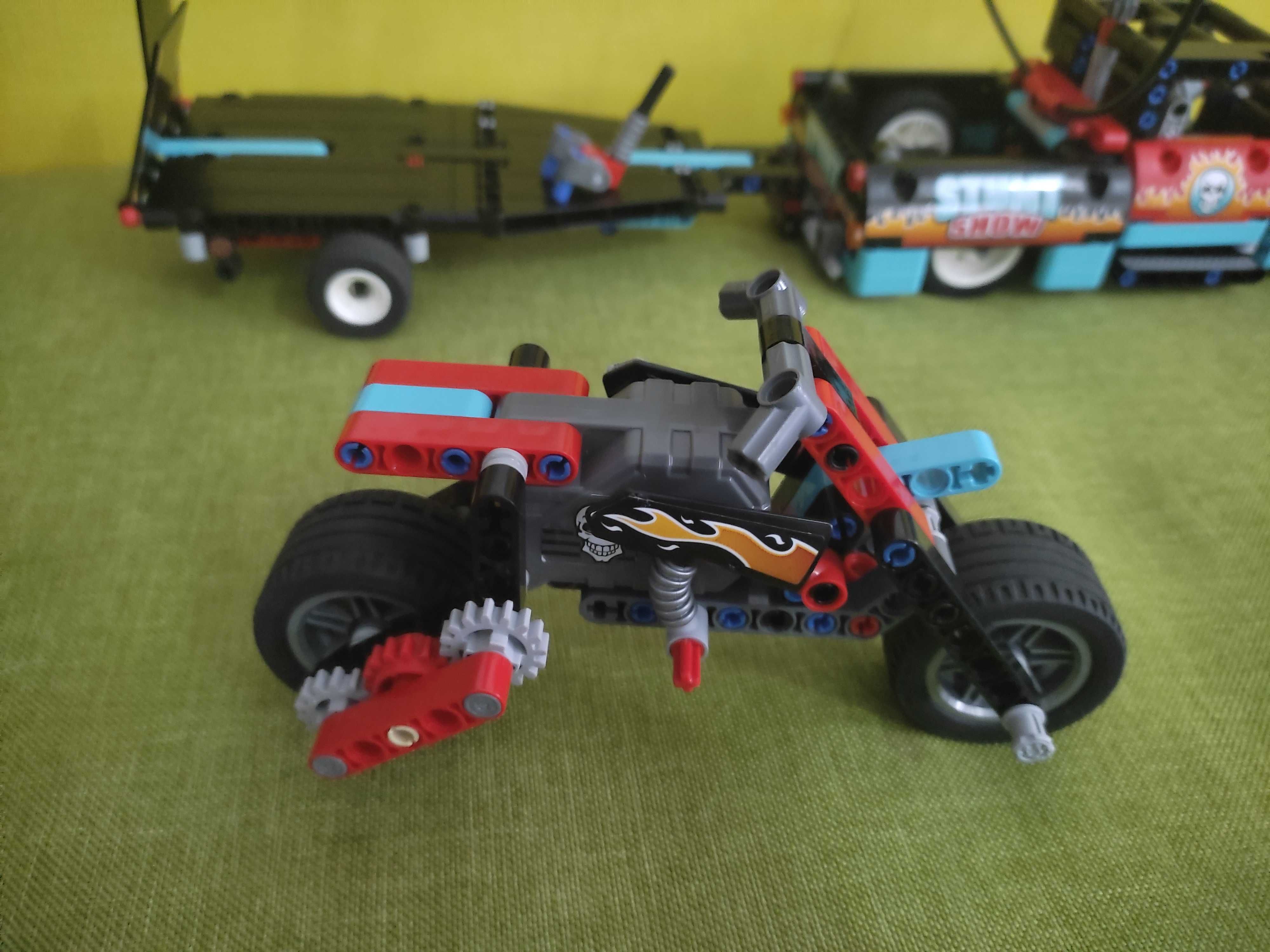 Продам Lego Technic 42106