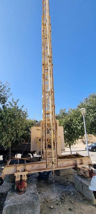 Grua obra em bom estado