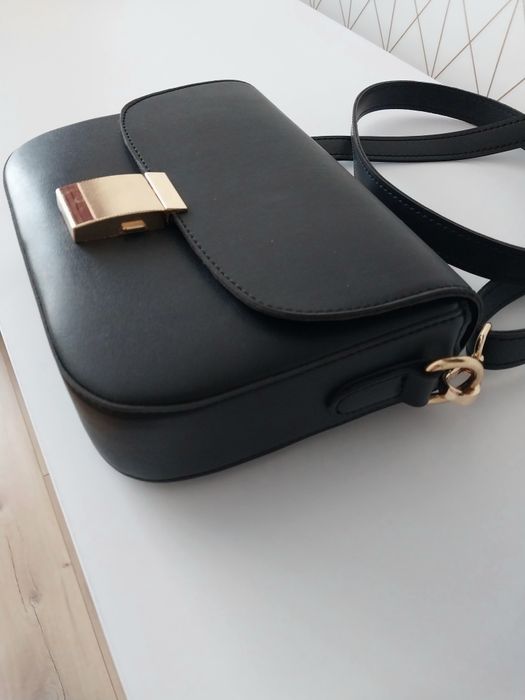 Сумка клатч-кросс-боди.