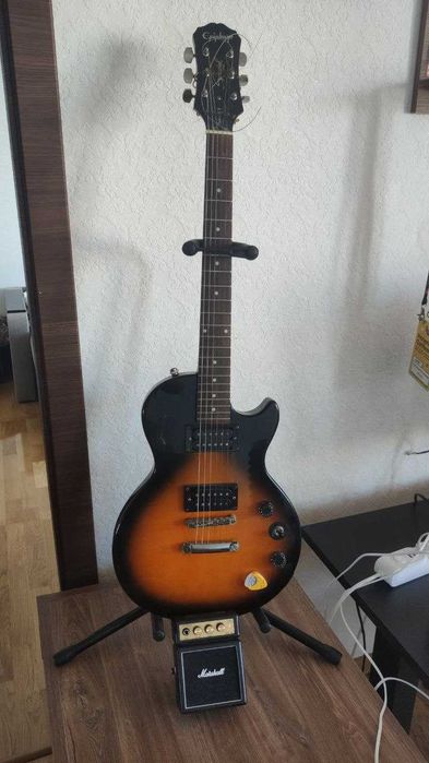 Електрогітара Ephiphone + підсилювач Marshall + гітарні дрібниці