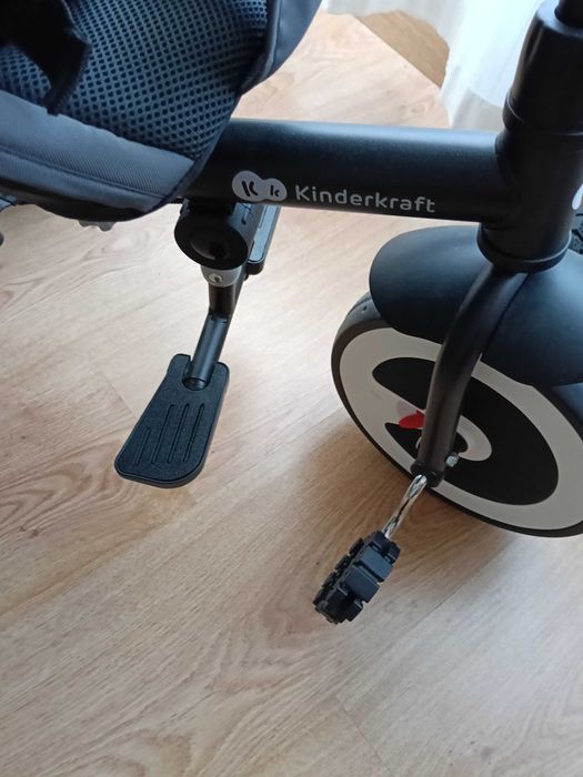 Triciclo kinderkraft