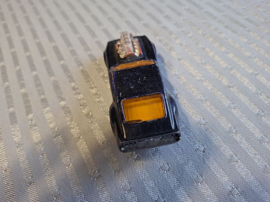Matchbox mustang piston poppers model samochodu