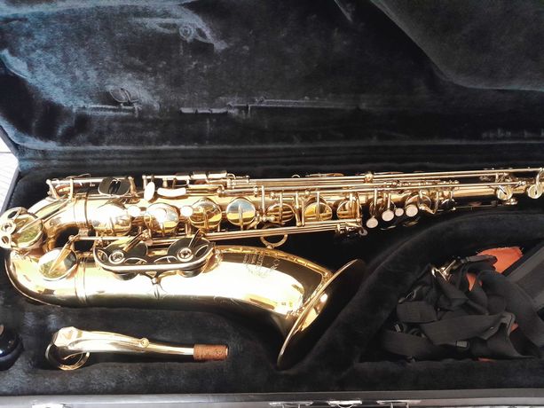 Saksofon tenorowy Prestini, bardzo ladny z pieknym futeralem. Pilne.