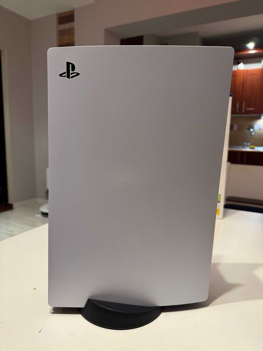 Playstation 5 z napędem + Pad + akcesoria i pudelko