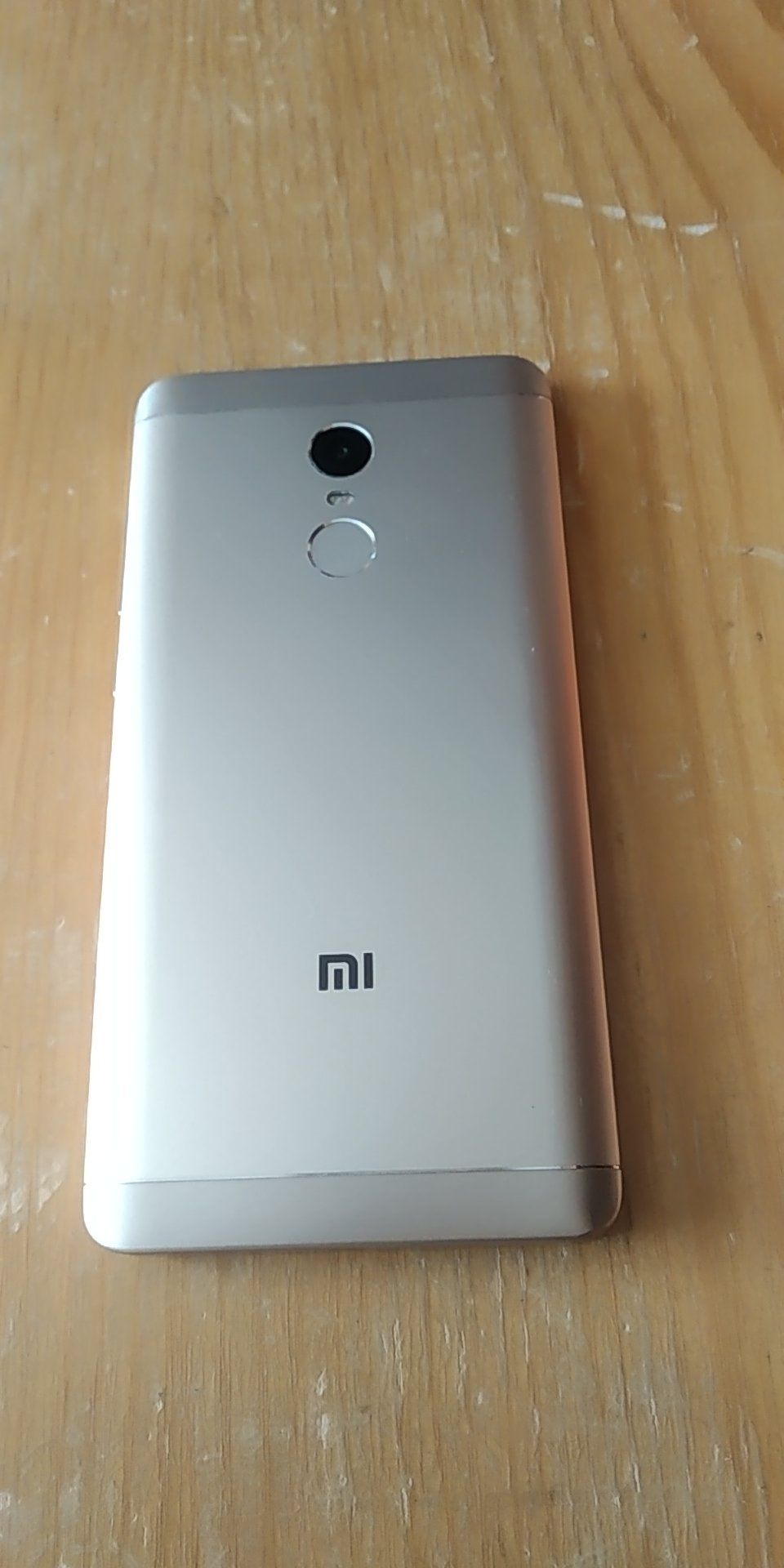 Telemóvel Xiaomi c/ avaria