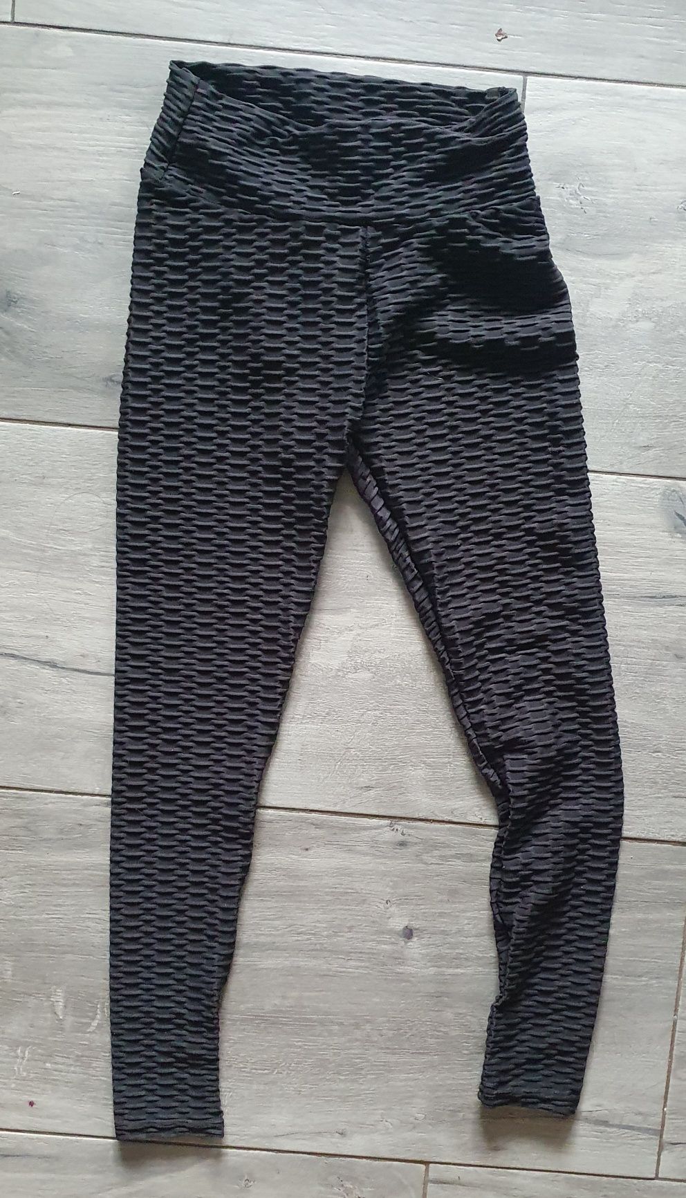 Czarne legginsy modelujące z marszczeniem na pośladkach push up S/M