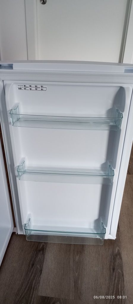 Frigorífico pequeno branco marca Candy como novo - MAÇÃO