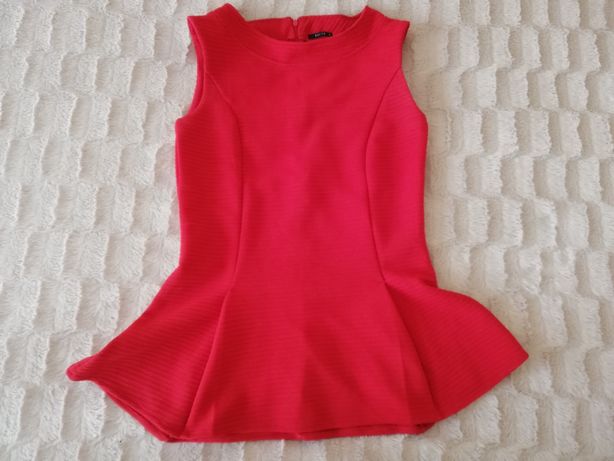 Elegancka bluzka baskinka rozkloszowana czerwona MOHITO S 36 falbanką