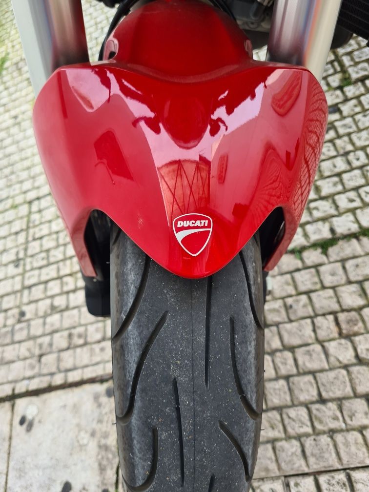 Ducati Monster 821 Red 2018