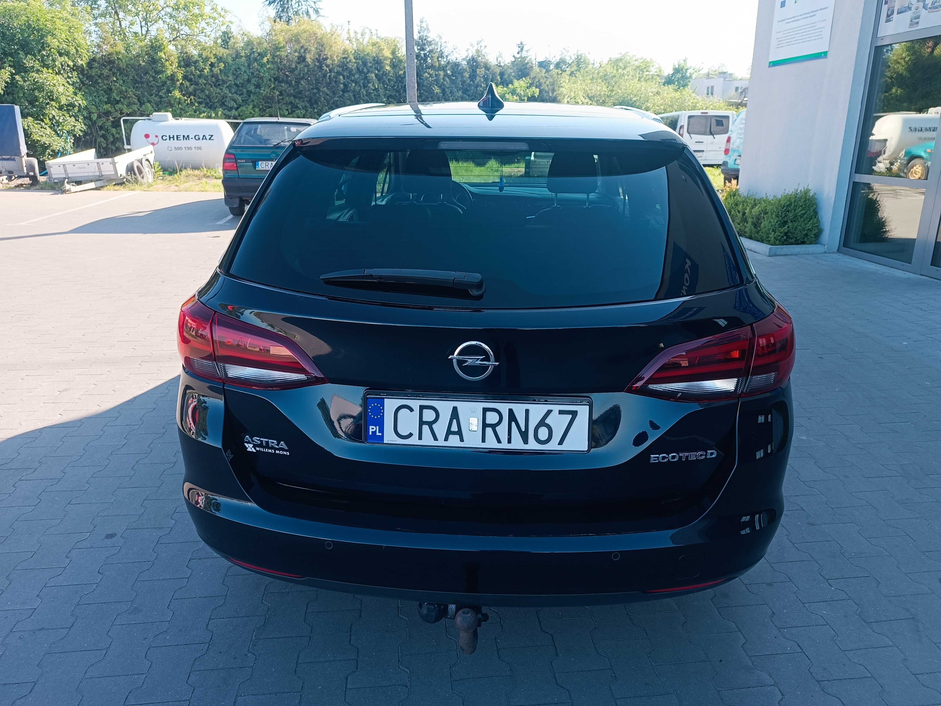 Opel Astra Sports Tourer  bogata wersja