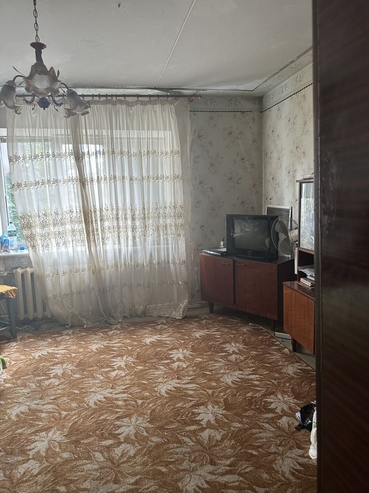 Продам 2 х ком квартиру, бассейн Микомп