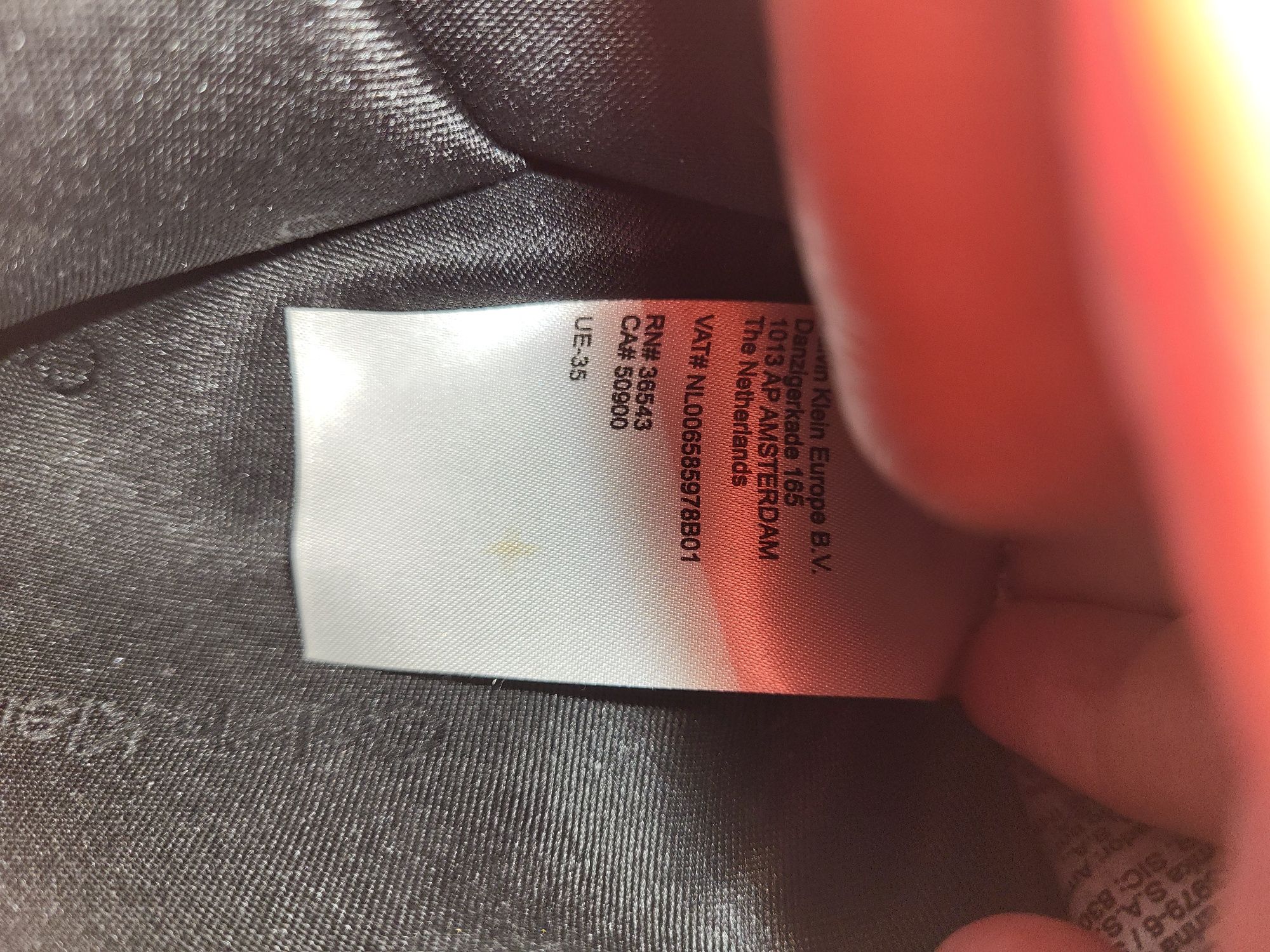 Czarna pikowana torebka Calvin Klein. Rozmiar A4 torba na ramię