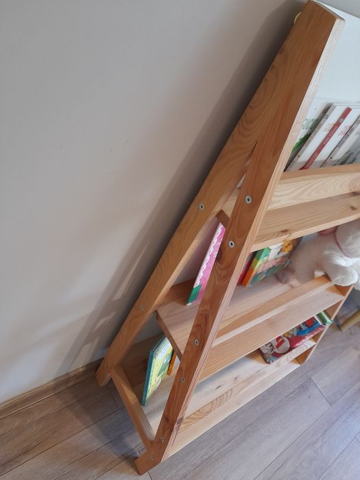 Biblioteczka na książki