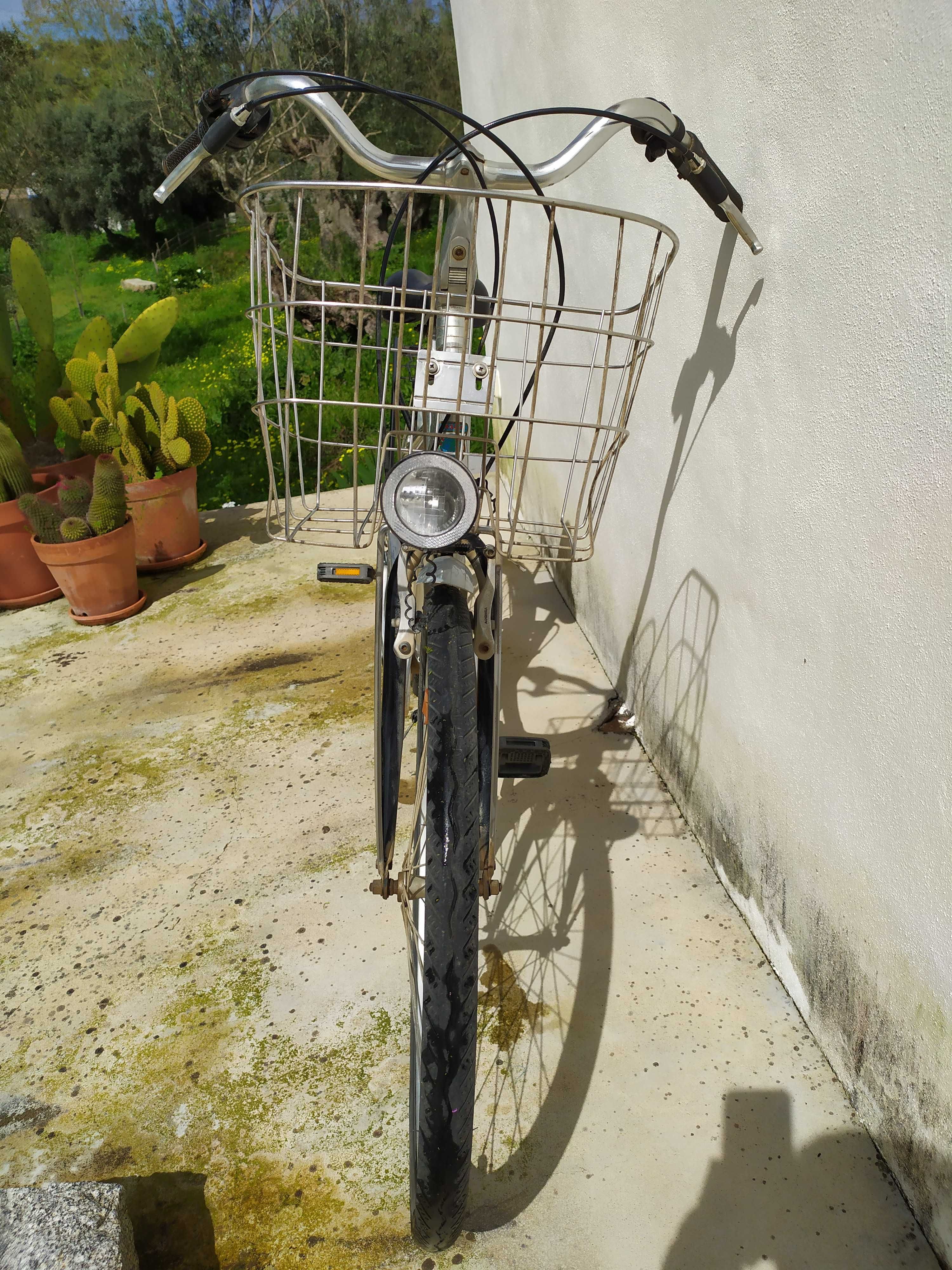 Bicicleta em alumínio Orbita, de senhora,