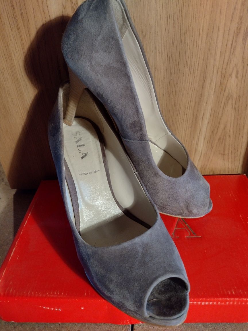 Buty szare Sala na koturnie