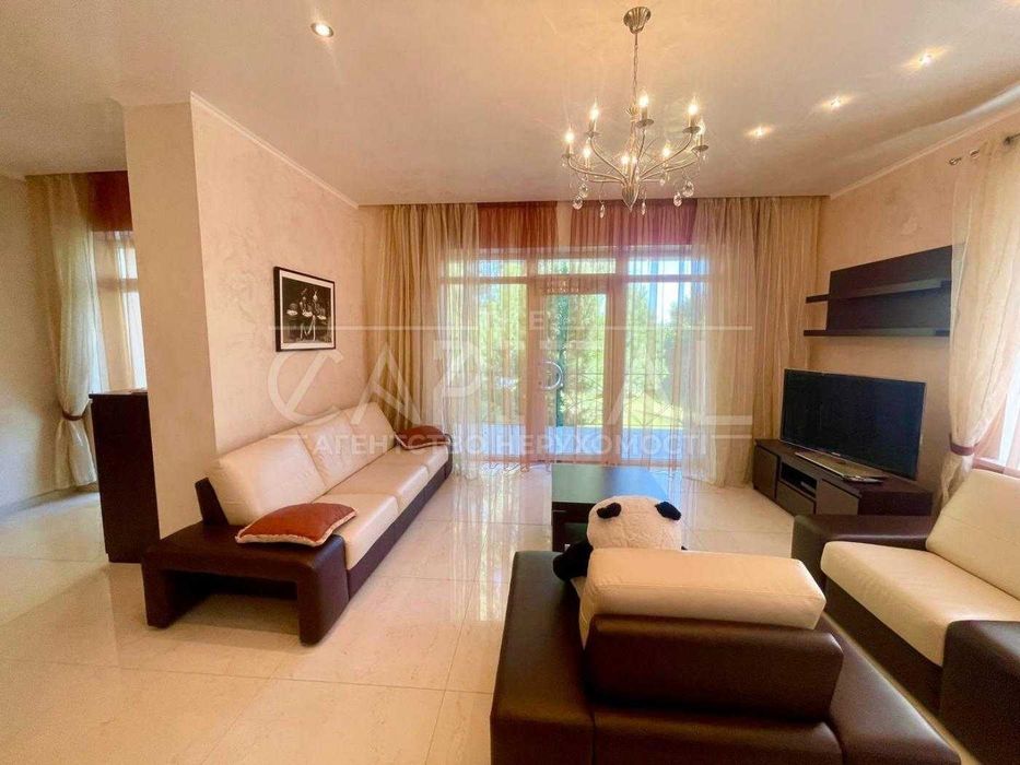 ВЕЛИЧНА РЕЗИДЕНЦІЯ біля води 420м2 — розкіш і приватність у Плютах