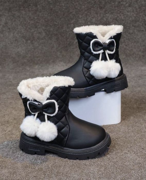 Чобітки на дівчинку