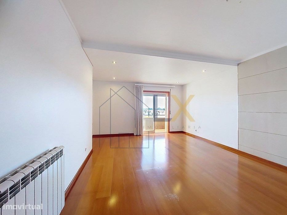 Apartamento T3 duplex em area residencial tranquila em Santa Joana!!!