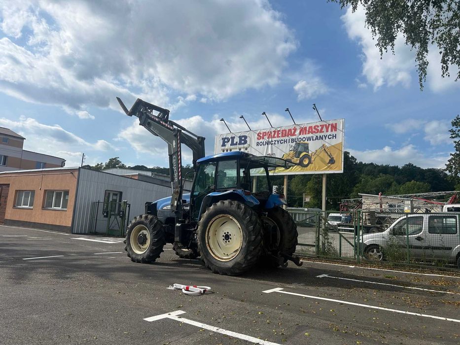 Ciągnik New Holland TM 130 z ładowarką czołową (TUR) - Import z Belgii
