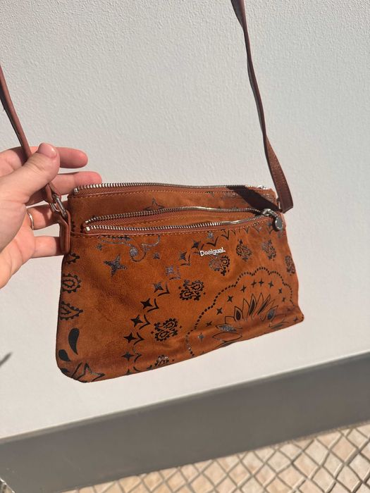 Mala tiracolo Desigual em bom estado!