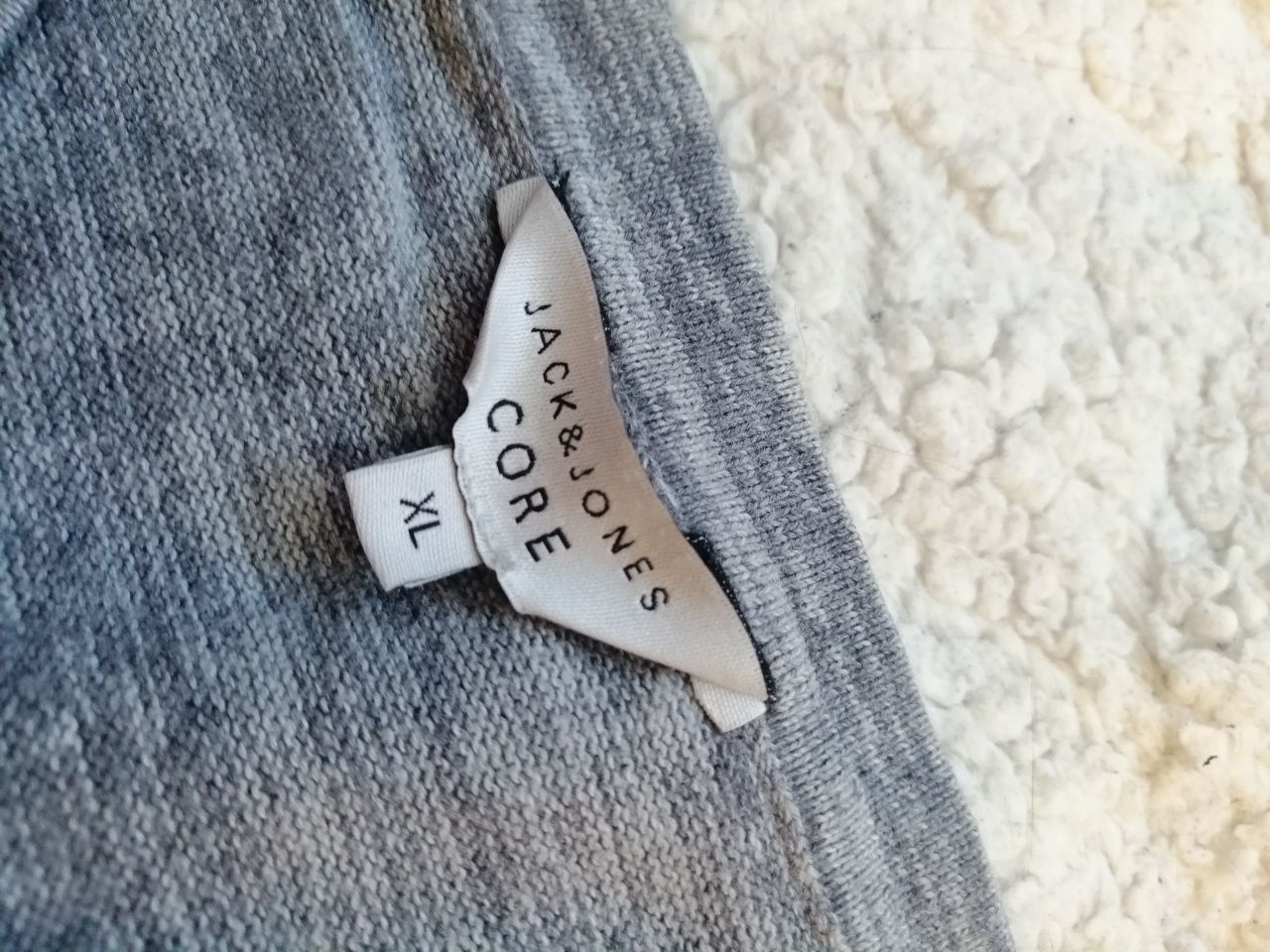 Sweter cienki szary
