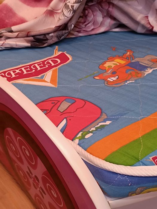 Ліжко дитяче машина