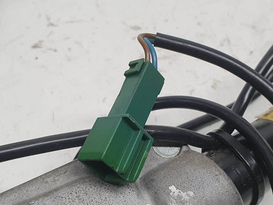 Encaixe de cinto frente esquerdo OPEL Vectra B (36_)