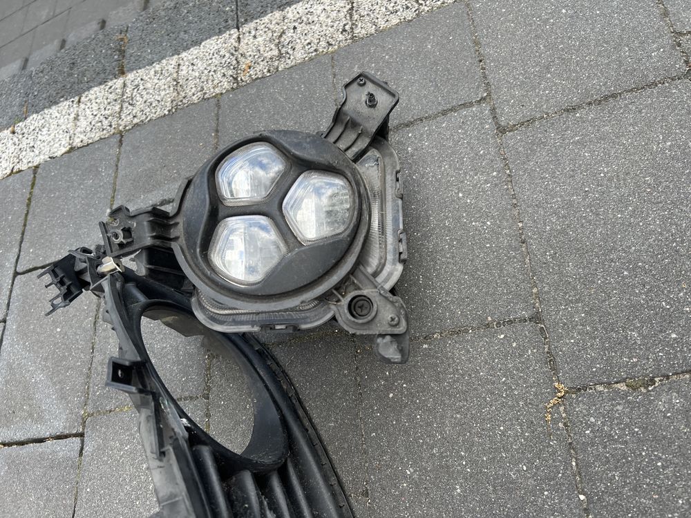 KRATKA W ZDERZAK Przód ŚRODKOWA KIA OPTIMA 15-  plus halogeny led