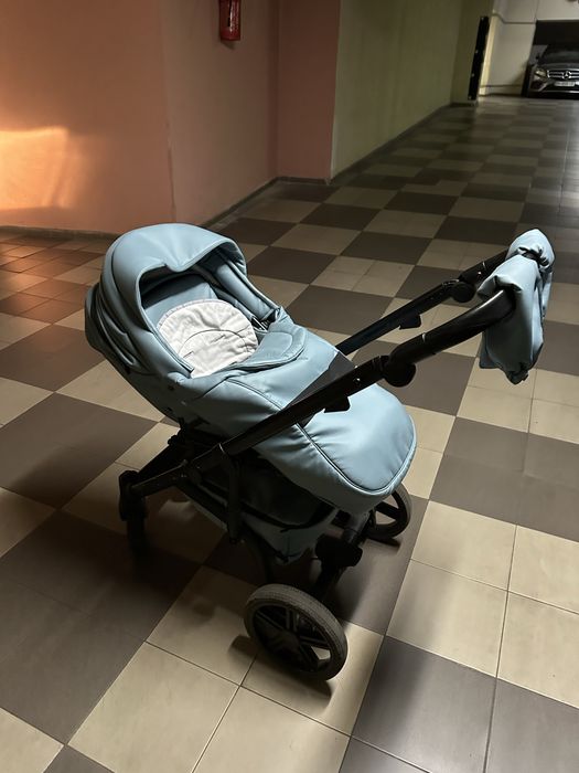 Продам детскую коляску