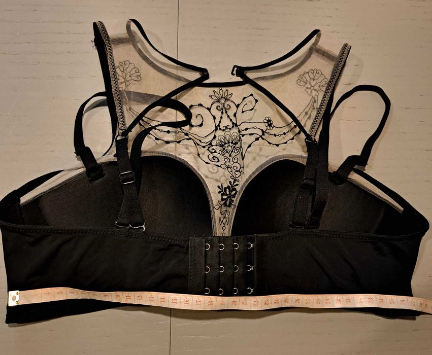 Суперовий бюстгалтер
