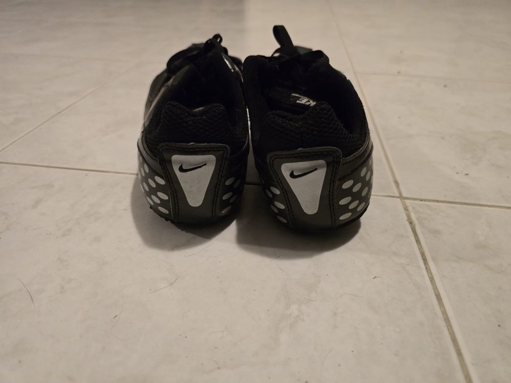 Vendo 2 Tenis de bicos competicao