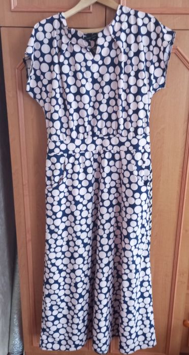 Продаю б/у плаття, без дефектів.