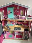 Domek dla lalek duży (mieści lalki Barbie)