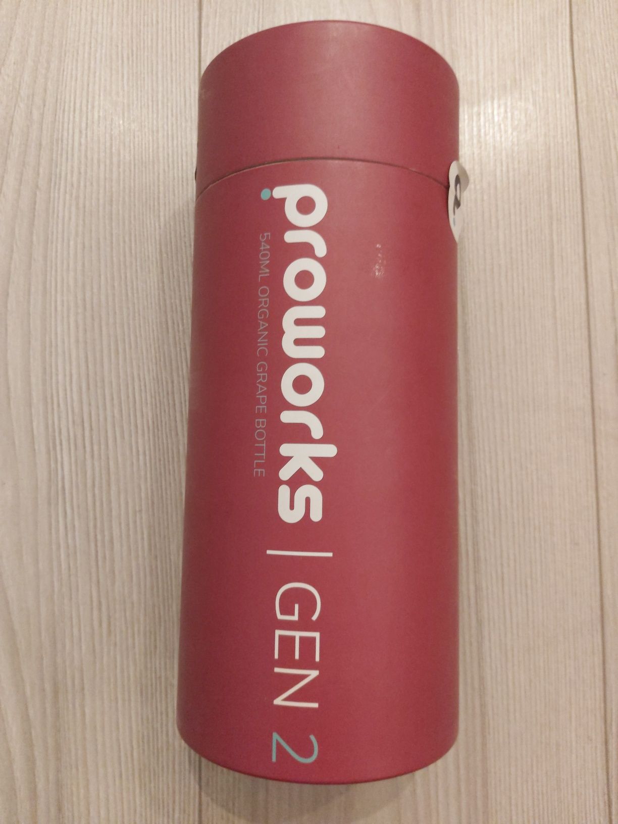 Butelki na wodę Proworks Gen 2 z izolacją próżniową i słomką, 1540ml