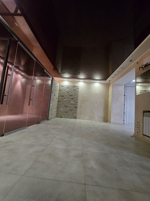 Продаж фасадне приміщення Проспект Богоявленський Театральна