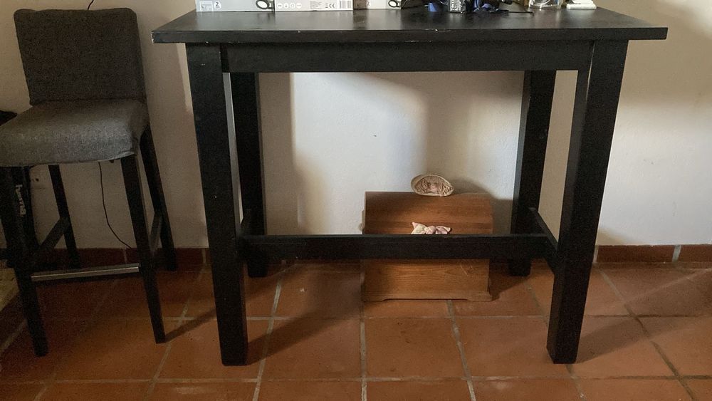 Mesa Alta de jantar Ikea com 4 cadeiras