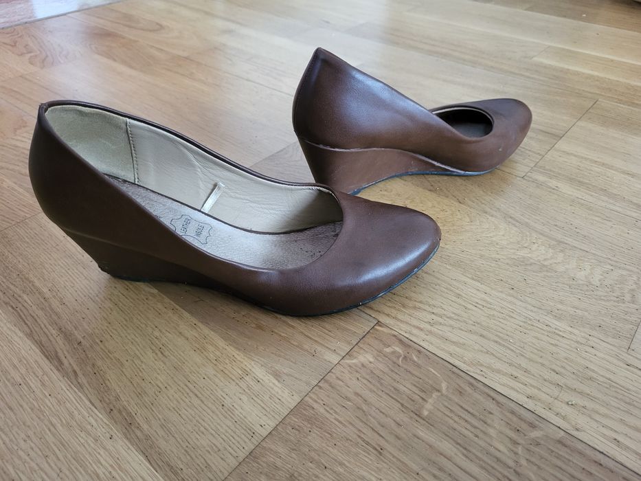 Brązowe buty na koturnie 37 rozm