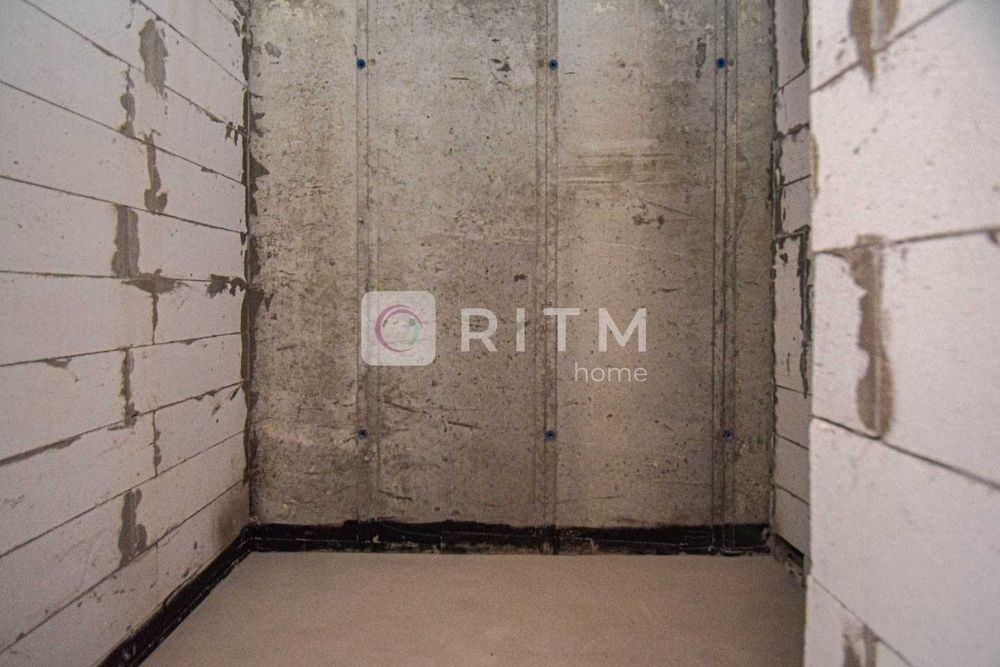 1-к. квартира 44 м2 з кухнею-студією в ЖК Варшавський мікрорайон