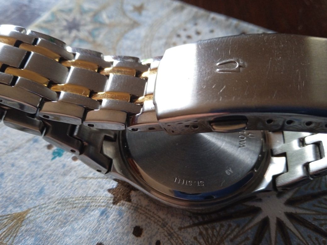 Bulova 98C60 zegarek.