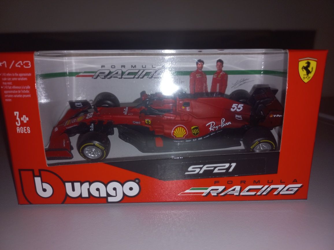 Bburago Ferrari Racing 2021 Carlos Sainz,skala 1:43