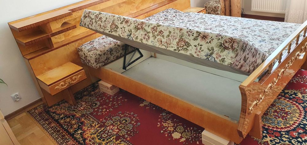 Zestaw mebli kalwaryjskich Pawie Oczko, lata 80-te.  Stan bardzo dobry