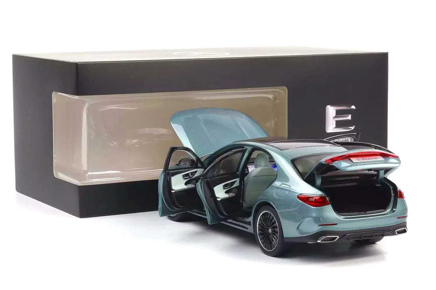 1:18 MERCEDES-BENZ W214 E Class Klasse verde silver dilerski NOWY