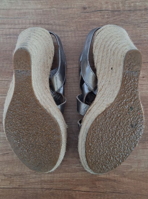 Sandały na koturnie ZARA 40