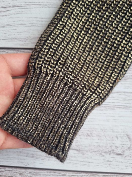 Абсолютно новый вязаный свитер из мериносовой шерсти с напылением