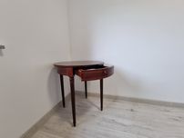 Stolik kawowy ozdobny  z szufladami lite drewno