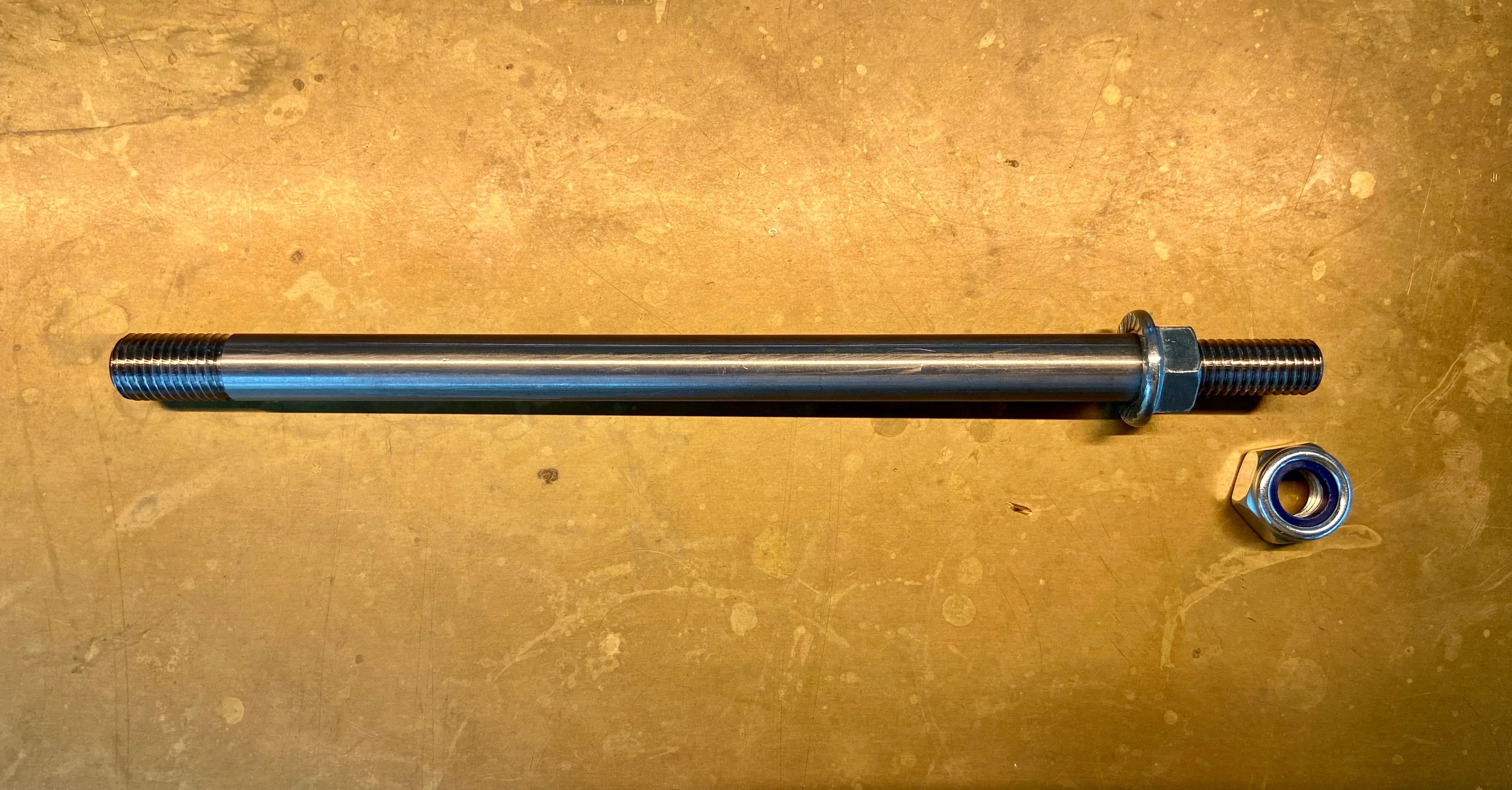 Sztywna oś adapter do przyczepki rowerowej jak thule
