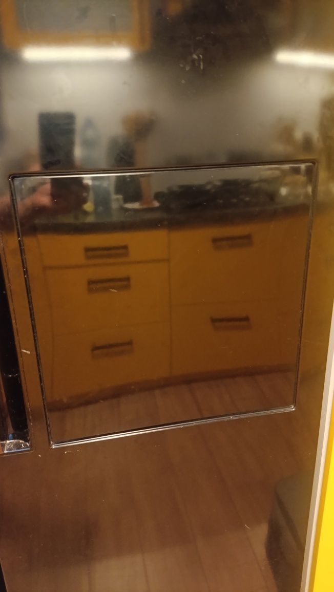 Lodówka Samsung side by side RS7687FHCBC uszkodzona