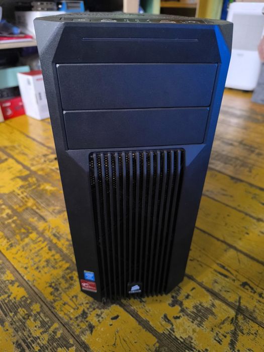 Obudowa Corsair Cambridge SPEC-02