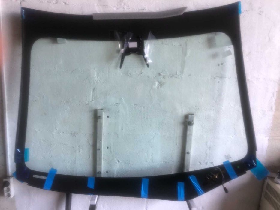 Tesla Model 3, Лобовое стекло  тасла м3